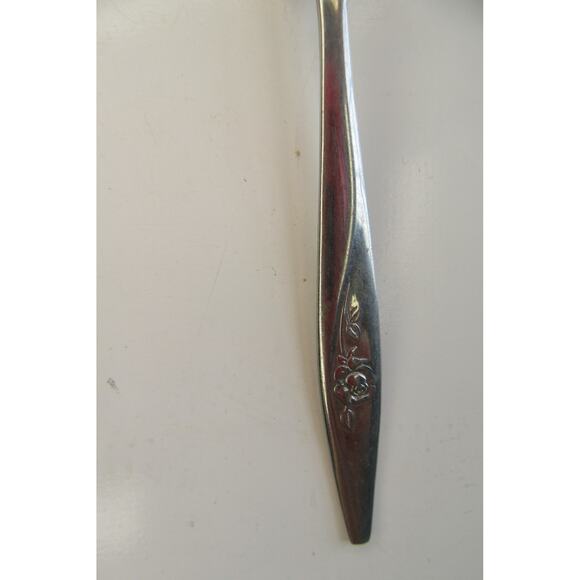 Oneidacraft Deluxe Stainless Lasting Rose Flatware Baby/Child Size 4 Piece Set - Picture 2 of 4